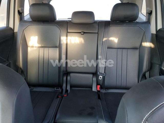 Photo 2 of 2024 VOLKSWAGEN TIGUAN SE (VIN 3VV3B7AX3RM030455)