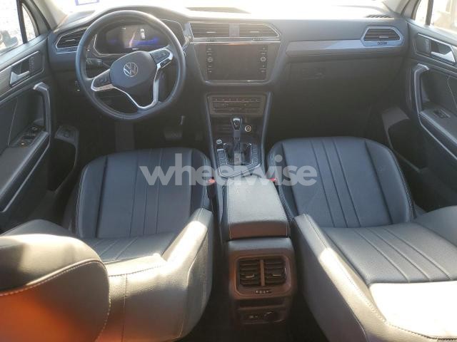 Photo 4 of 2024 VOLKSWAGEN TIGUAN SE (VIN 3VV3B7AX3RM030455)
