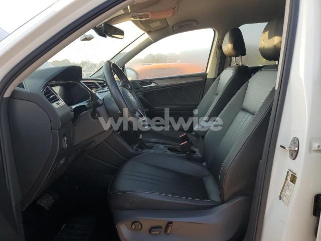 Photo 6 of 2024 VOLKSWAGEN TIGUAN SE (VIN 3VV3B7AX3RM030455)