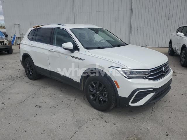 Photo 13 of 2024 VOLKSWAGEN TIGUAN SE (VIN 3VV3B7AX3RM124383)