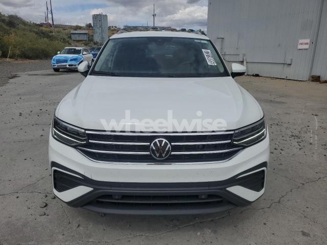 Photo 4 of 2024 VOLKSWAGEN TIGUAN SE (VIN 3VV3B7AX3RM124383)