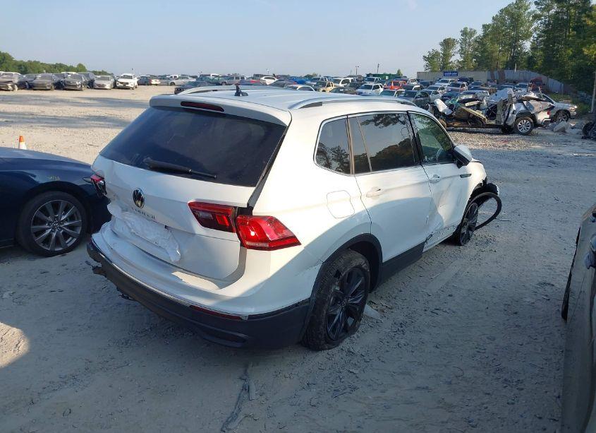 Photo 4 of 2024 Volkswagen Tiguan 2.0T SE (VIN 3VV3B7AX3RM133410)