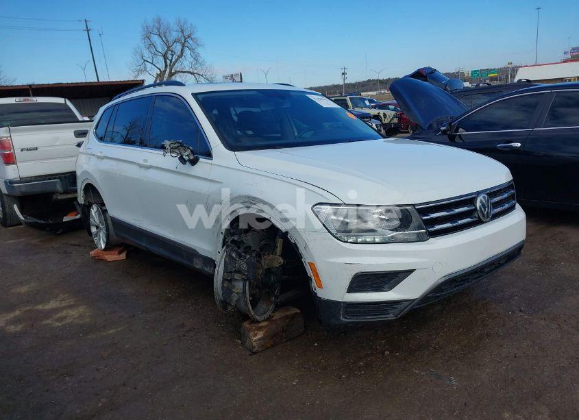 2018 Volkswagen Tiguan 2.0T SE/2.0T SEL (VIN 3VV3B7AX4JM120816) main photo