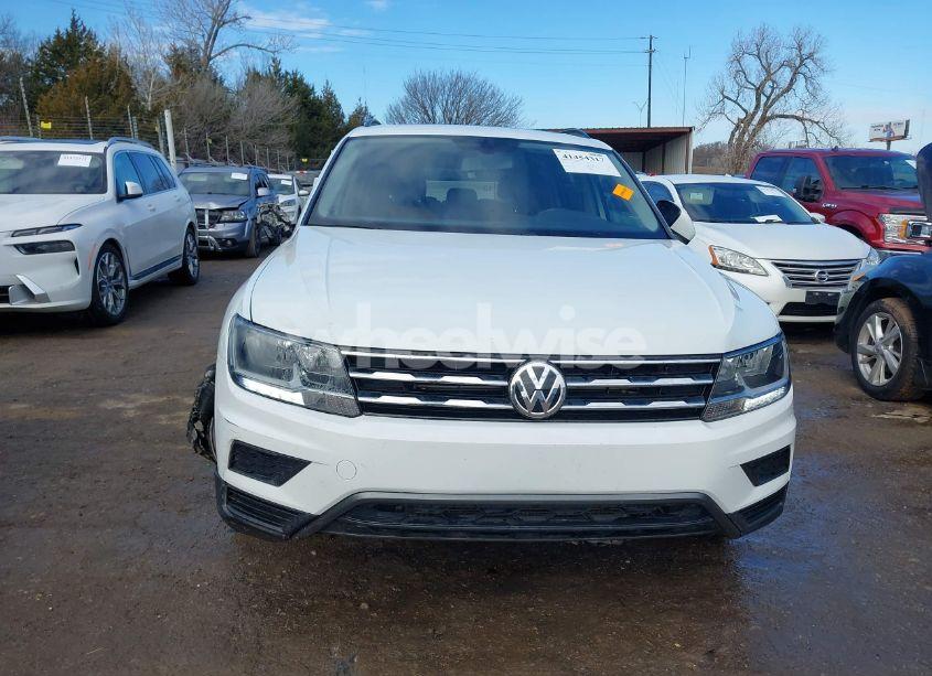 Photo 12 of 2018 Volkswagen Tiguan 2.0T SE/2.0T SEL (VIN 3VV3B7AX4JM120816)