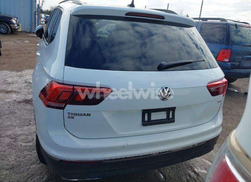 Photo 16 of 2018 Volkswagen Tiguan 2.0T SE/2.0T SEL (VIN 3VV3B7AX4JM120816)