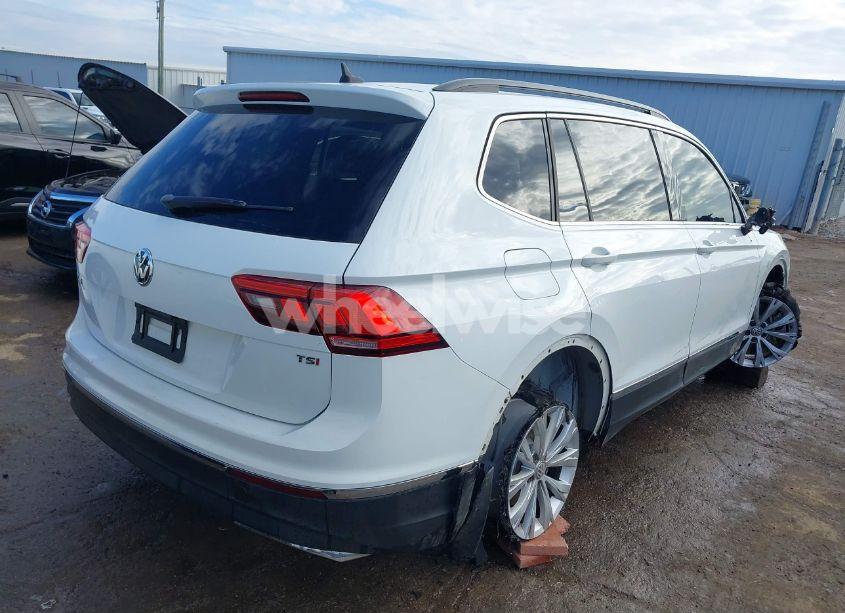 Photo 4 of 2018 Volkswagen Tiguan 2.0T SE/2.0T SEL (VIN 3VV3B7AX4JM120816)