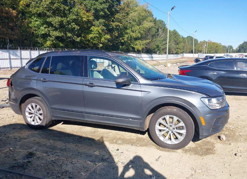 Photo 14 of 2018 Volkswagen Tiguan 2.0T SE/2.0T SEL (VIN 3VV3B7AX4JM171295)