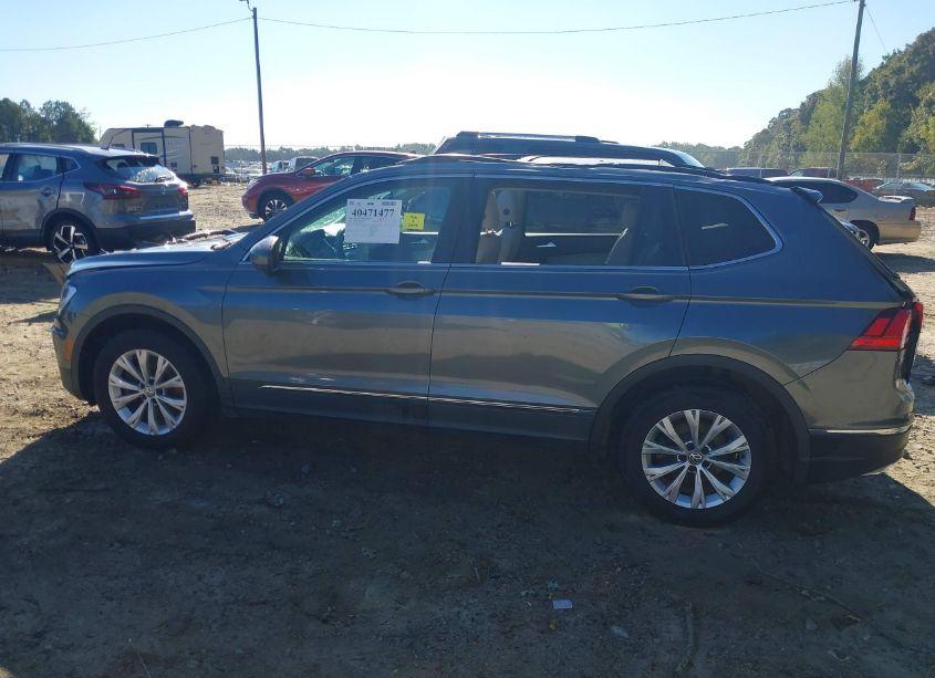 Photo 15 of 2018 Volkswagen Tiguan 2.0T SE/2.0T SEL (VIN 3VV3B7AX4JM171295)