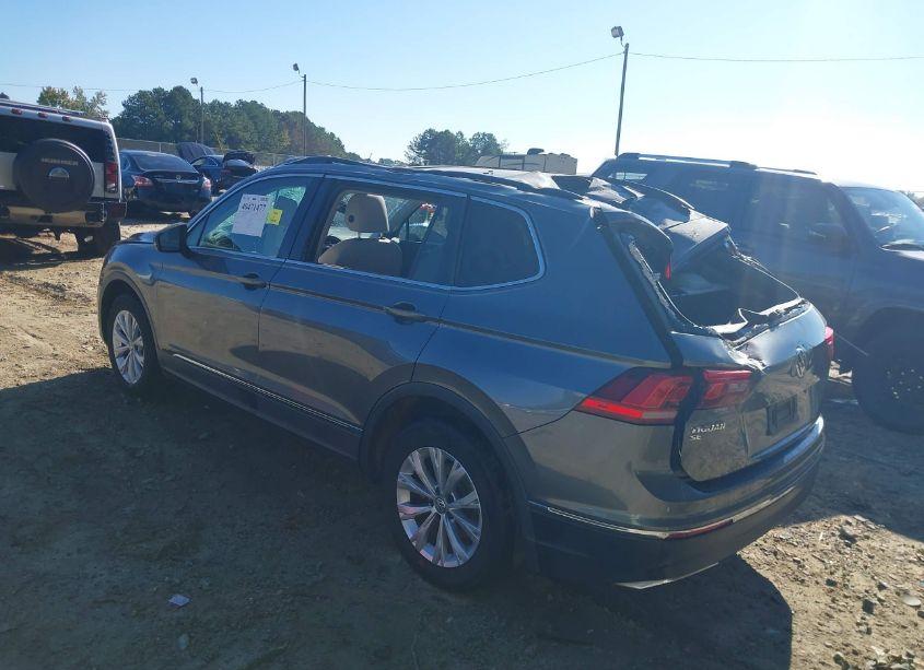 Photo 3 of 2018 Volkswagen Tiguan 2.0T SE/2.0T SEL (VIN 3VV3B7AX4JM171295)