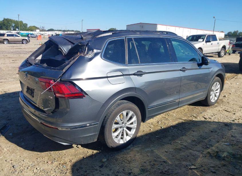 Photo 4 of 2018 Volkswagen Tiguan 2.0T SE/2.0T SEL (VIN 3VV3B7AX4JM171295)