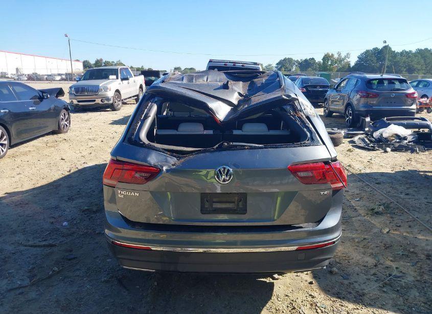 Photo 6 of 2018 Volkswagen Tiguan 2.0T SE/2.0T SEL (VIN 3VV3B7AX4JM171295)