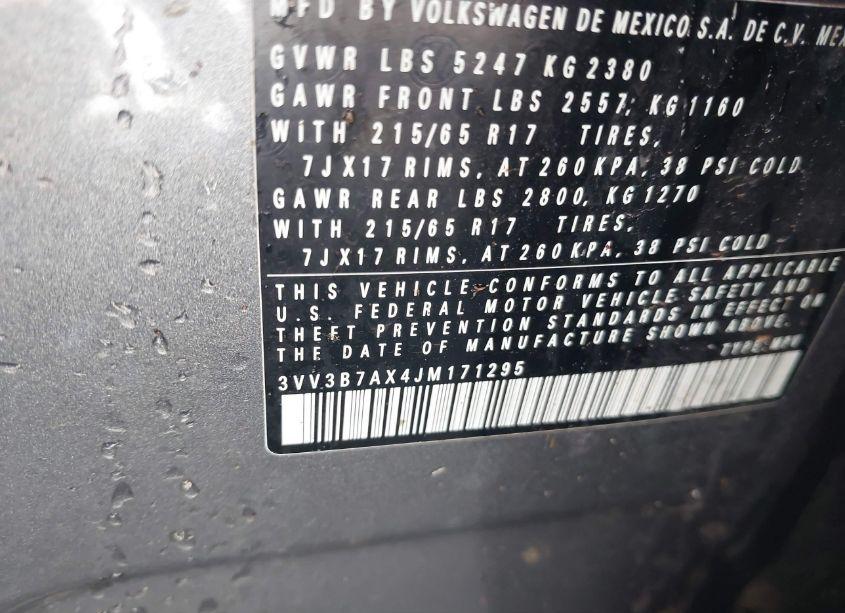 Photo 9 of 2018 Volkswagen Tiguan 2.0T SE/2.0T SEL (VIN 3VV3B7AX4JM171295)