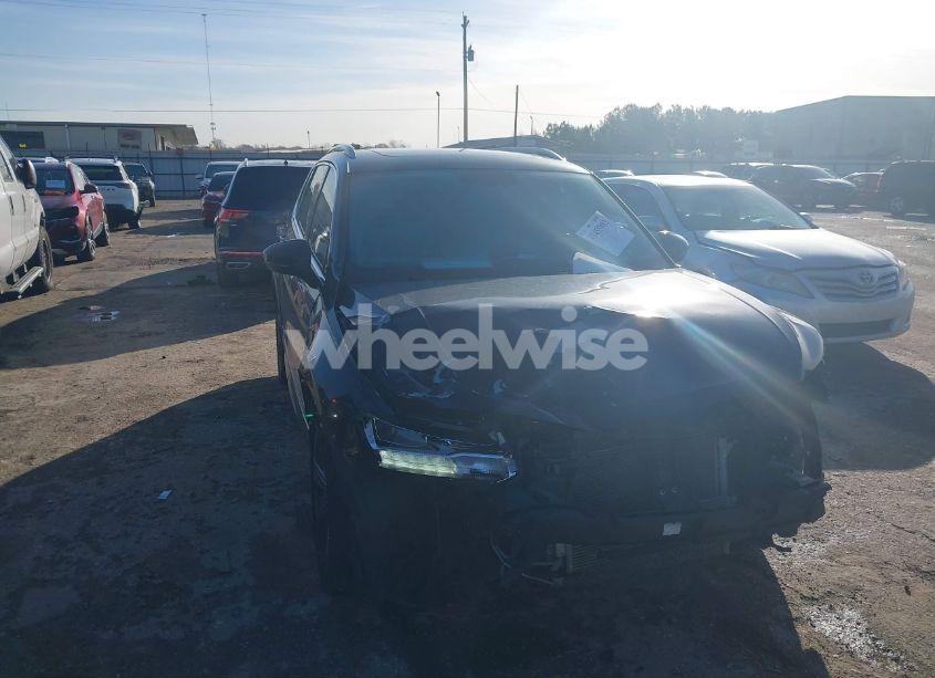 2019 Volkswagen Tiguan 2.0T SE/2.0T SEL/2.0T SEL R-LINE/2.0T SEL R-LINE BLACK (VIN 3VV3B7AX4KM052633) main photo