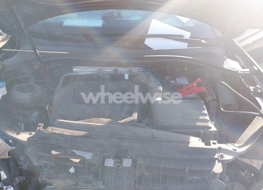 Photo 10 of 2019 Volkswagen Tiguan 2.0T SE/2.0T SEL/2.0T SEL R-LINE/2.0T SEL R-LINE BLACK (VIN 3VV3B7AX4KM052633)