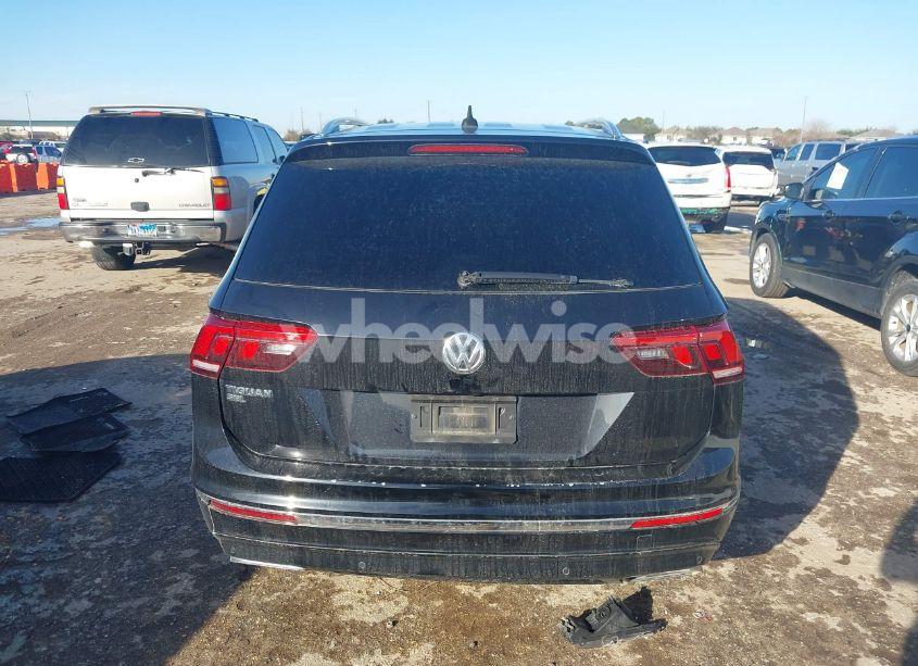 Photo 16 of 2019 Volkswagen Tiguan 2.0T SE/2.0T SEL/2.0T SEL R-LINE/2.0T SEL R-LINE BLACK (VIN 3VV3B7AX4KM052633)