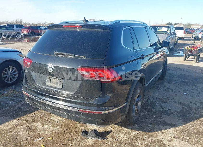 Photo 4 of 2019 Volkswagen Tiguan 2.0T SE/2.0T SEL/2.0T SEL R-LINE/2.0T SEL R-LINE BLACK (VIN 3VV3B7AX4KM052633)