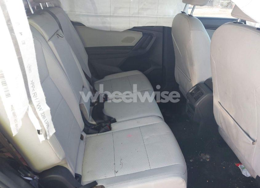 Photo 8 of 2019 Volkswagen Tiguan 2.0T SE/2.0T SEL/2.0T SEL R-LINE/2.0T SEL R-LINE BLACK (VIN 3VV3B7AX4KM052633)