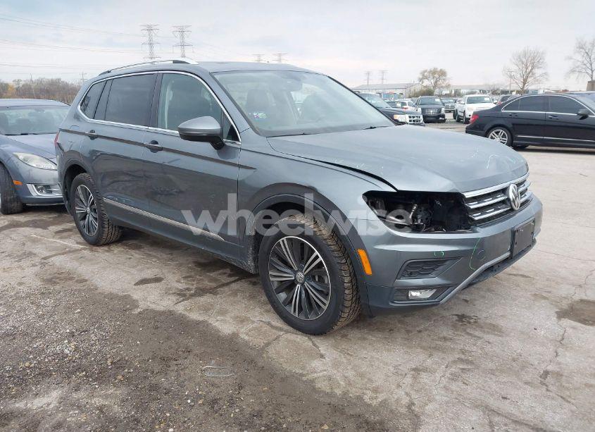 2019 Volkswagen Tiguan 2.0T SE/2.0T SEL/2.0T SEL R-LINE/2.0T SEL R-LINE BLACK (VIN 3VV3B7AX4KM061509) main photo