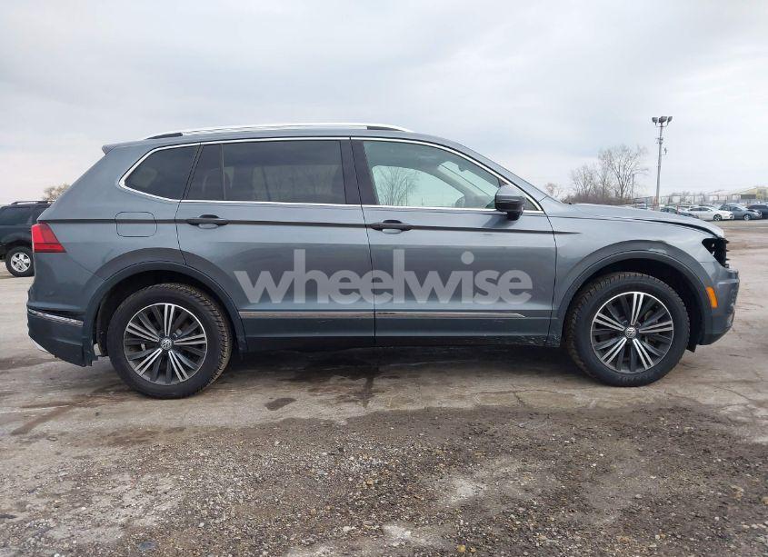 Photo 13 of 2019 Volkswagen Tiguan 2.0T SE/2.0T SEL/2.0T SEL R-LINE/2.0T SEL R-LINE BLACK (VIN 3VV3B7AX4KM061509)