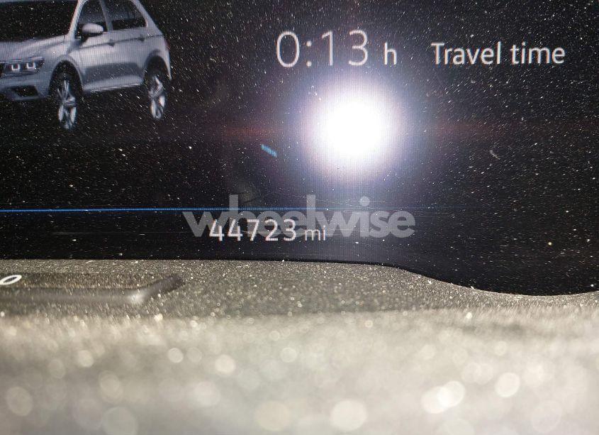 Photo 15 of 2019 Volkswagen Tiguan 2.0T SE/2.0T SEL/2.0T SEL R-LINE/2.0T SEL R-LINE BLACK (VIN 3VV3B7AX4KM061509)