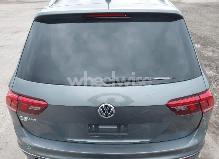 Photo 19 of 2019 Volkswagen Tiguan 2.0T SE/2.0T SEL/2.0T SEL R-LINE/2.0T SEL R-LINE BLACK (VIN 3VV3B7AX4KM061509)