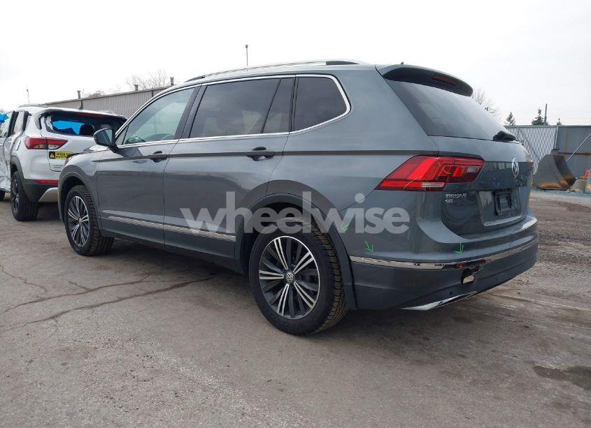 Photo 3 of 2019 Volkswagen Tiguan 2.0T SE/2.0T SEL/2.0T SEL R-LINE/2.0T SEL R-LINE BLACK (VIN 3VV3B7AX4KM061509)