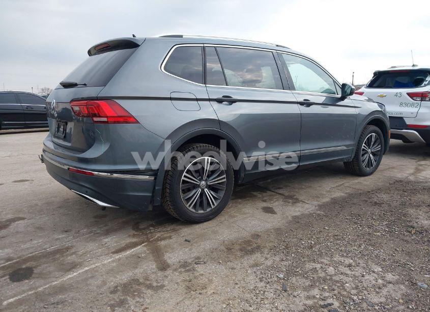 Photo 4 of 2019 Volkswagen Tiguan 2.0T SE/2.0T SEL/2.0T SEL R-LINE/2.0T SEL R-LINE BLACK (VIN 3VV3B7AX4KM061509)