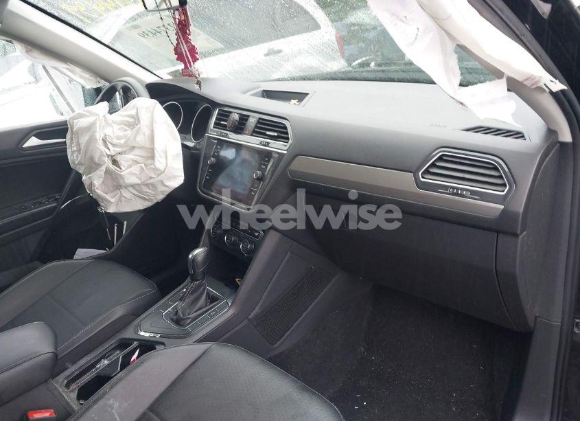 Photo 5 of 2021 Volkswagen Tiguan 2.0T SE/2.0T SE R-LINE BLACK/2.0T SEL (VIN 3VV3B7AX4MM114454)