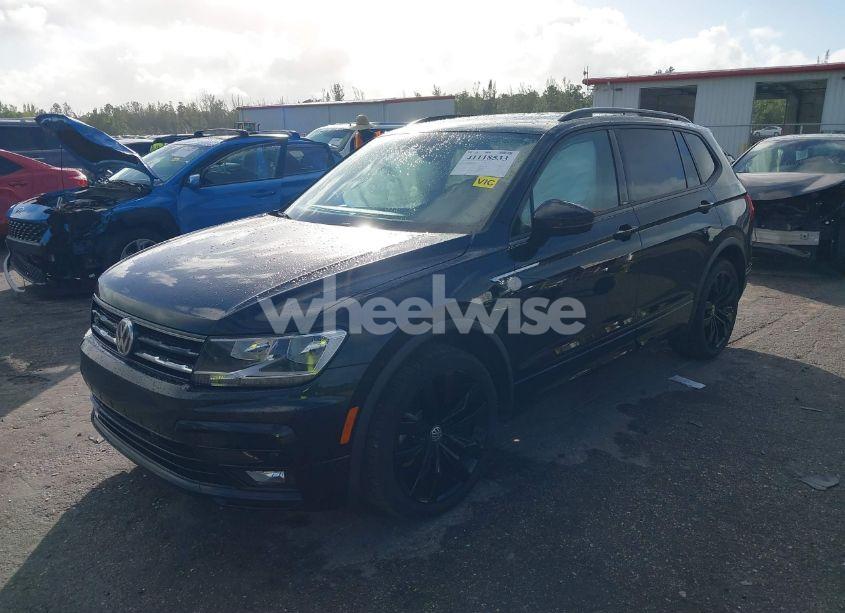 Photo 2 of 2021 Volkswagen Tiguan 2.0T SE/2.0T SE R-LINE BLACK/2.0T SEL (VIN 3VV3B7AX4MM116320)