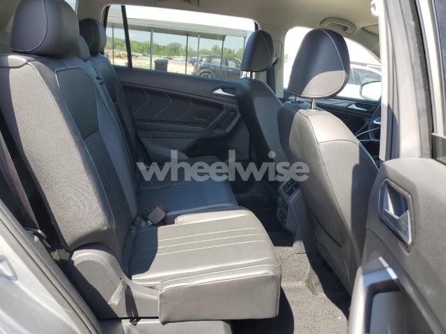 Photo 6 of 2022 VOLKSWAGEN TIGUAN SE (VIN 3VV3B7AX4NM085569)