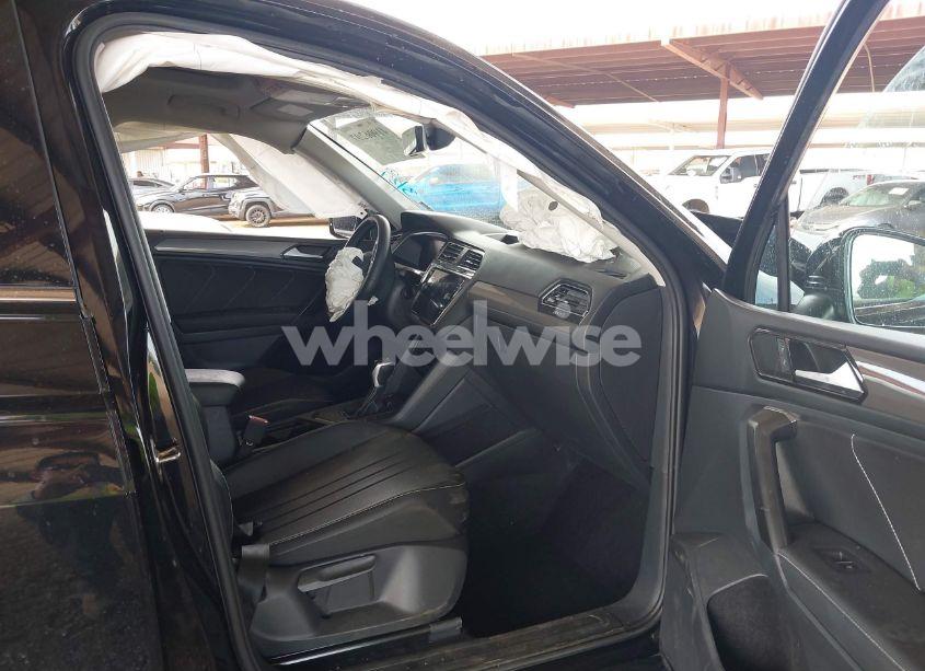 Photo 5 of 2022 Volkswagen Tiguan 2.0T SE (VIN 3VV3B7AX4NM109997)