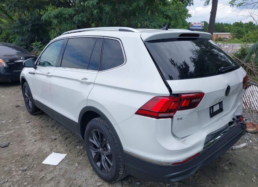 Photo 3 of 2024 Volkswagen Tiguan 2.0T SE (VIN 3VV3B7AX4RM133402)
