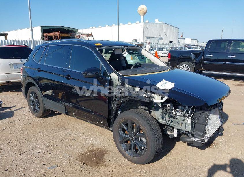 2024 Volkswagen Tiguan 2.0T SE/2.0T WOLFSBURG EDITION (VIN 3VV3B7AX4RM184821) main photo