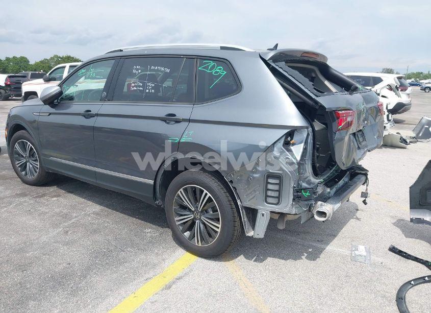 Photo 3 of 2024 Volkswagen Tiguan (VIN 3VV3B7AX4RM203903)