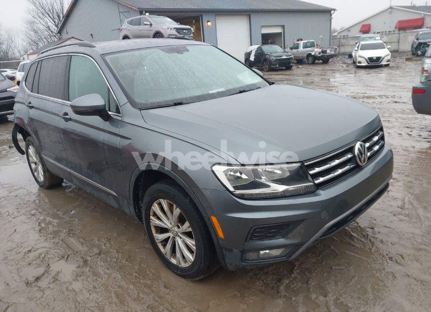 2018 Volkswagen Tiguan 2.0T SE/2.0T SEL (VIN 3VV3B7AX5JM026864) main photo