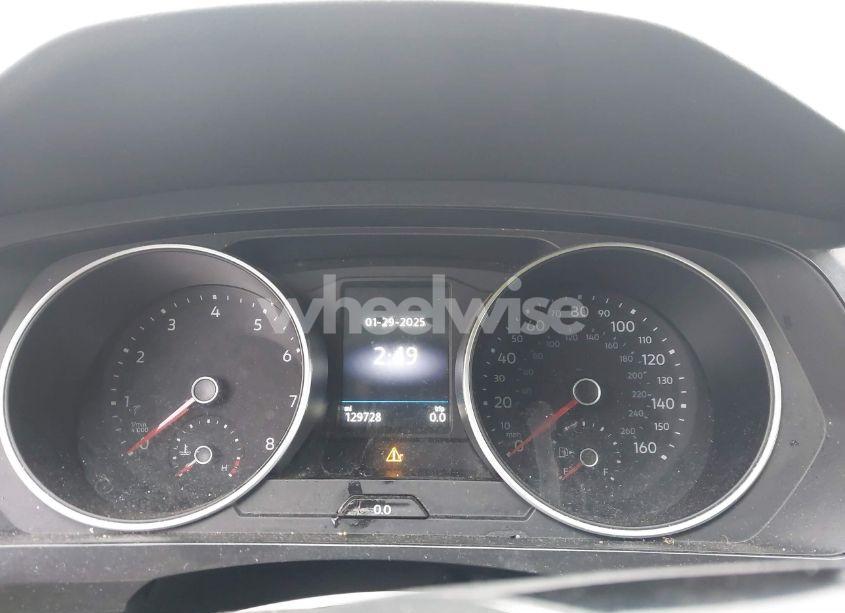 Photo 16 of 2018 Volkswagen Tiguan 2.0T SE/2.0T SEL (VIN 3VV3B7AX5JM026864)