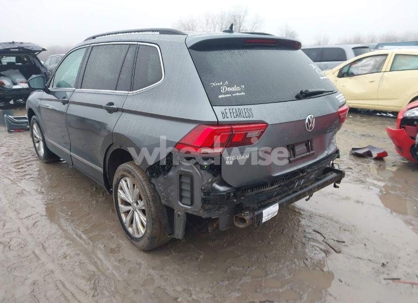 Photo 3 of 2018 Volkswagen Tiguan 2.0T SE/2.0T SEL (VIN 3VV3B7AX5JM026864)