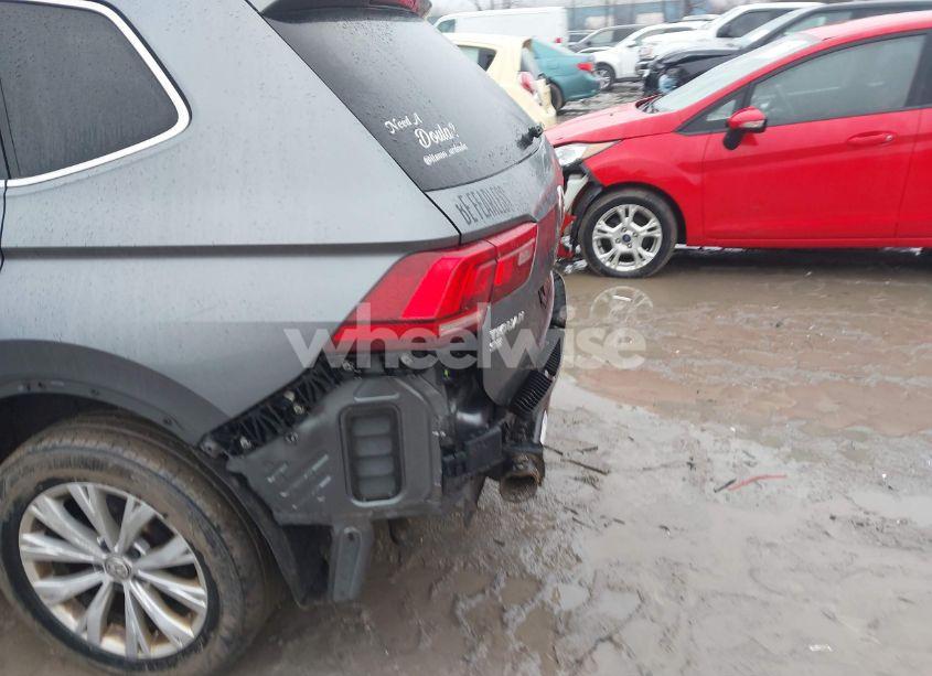 Photo 6 of 2018 Volkswagen Tiguan 2.0T SE/2.0T SEL (VIN 3VV3B7AX5JM026864)