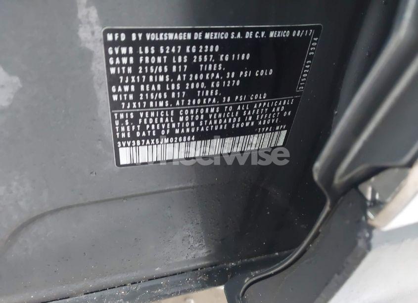 Photo 9 of 2018 Volkswagen Tiguan 2.0T SE/2.0T SEL (VIN 3VV3B7AX5JM026864)