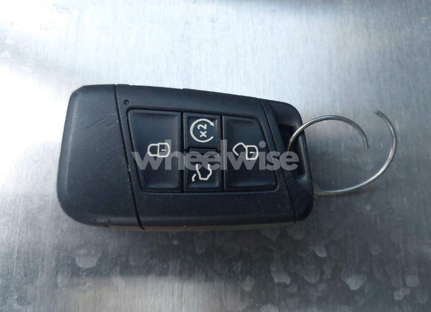 Photo 11 of 2018 Volkswagen Tiguan 2.0T SE/2.0T SEL (VIN 3VV3B7AX5JM047469)