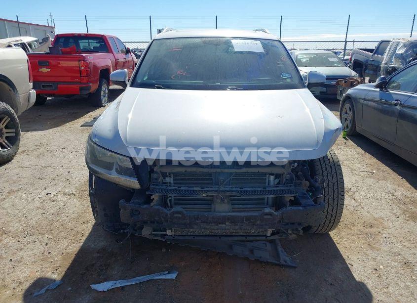 Photo 13 of 2018 Volkswagen Tiguan 2.0T SE/2.0T SEL (VIN 3VV3B7AX5JM047469)