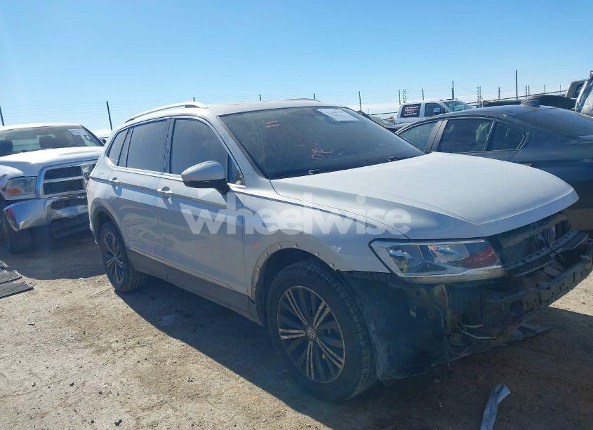 Photo 14 of 2018 Volkswagen Tiguan 2.0T SE/2.0T SEL (VIN 3VV3B7AX5JM047469)