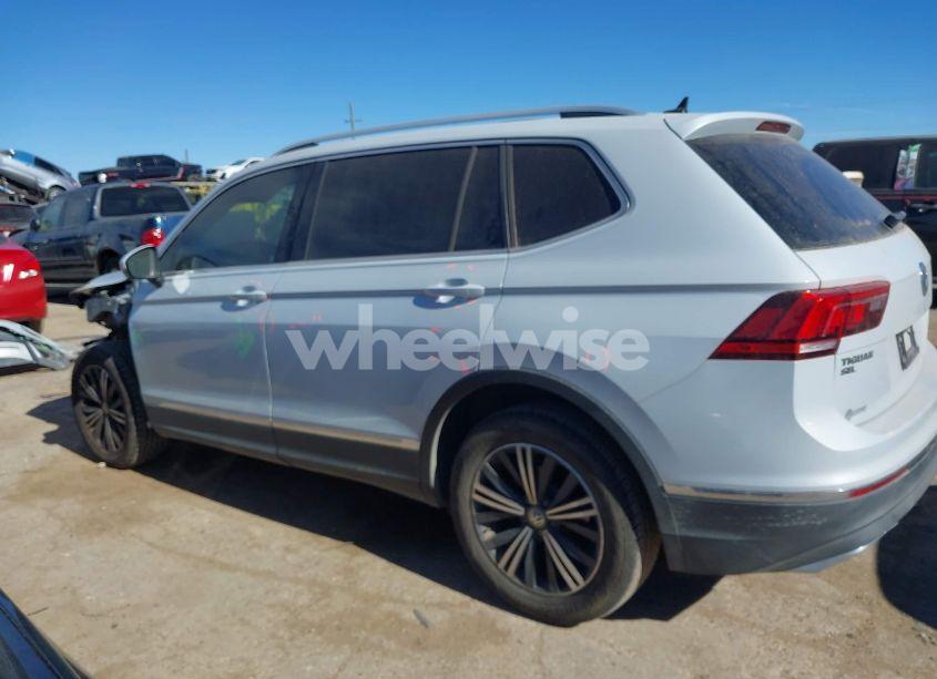 Photo 15 of 2018 Volkswagen Tiguan 2.0T SE/2.0T SEL (VIN 3VV3B7AX5JM047469)