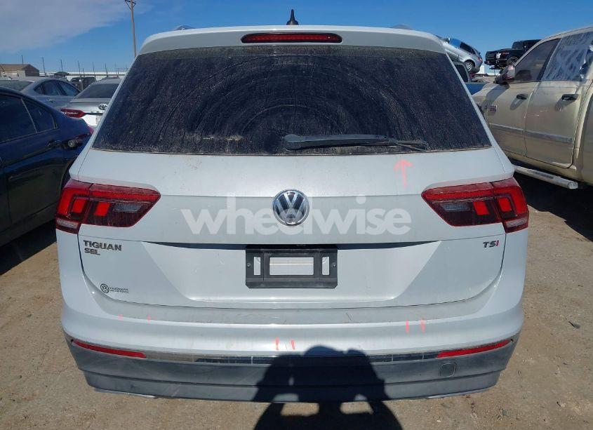 Photo 17 of 2018 Volkswagen Tiguan 2.0T SE/2.0T SEL (VIN 3VV3B7AX5JM047469)