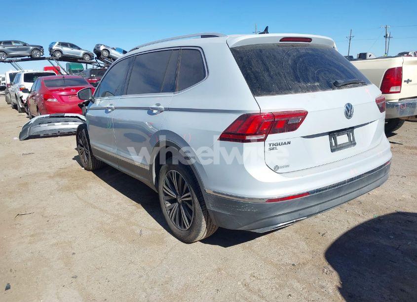 Photo 3 of 2018 Volkswagen Tiguan 2.0T SE/2.0T SEL (VIN 3VV3B7AX5JM047469)