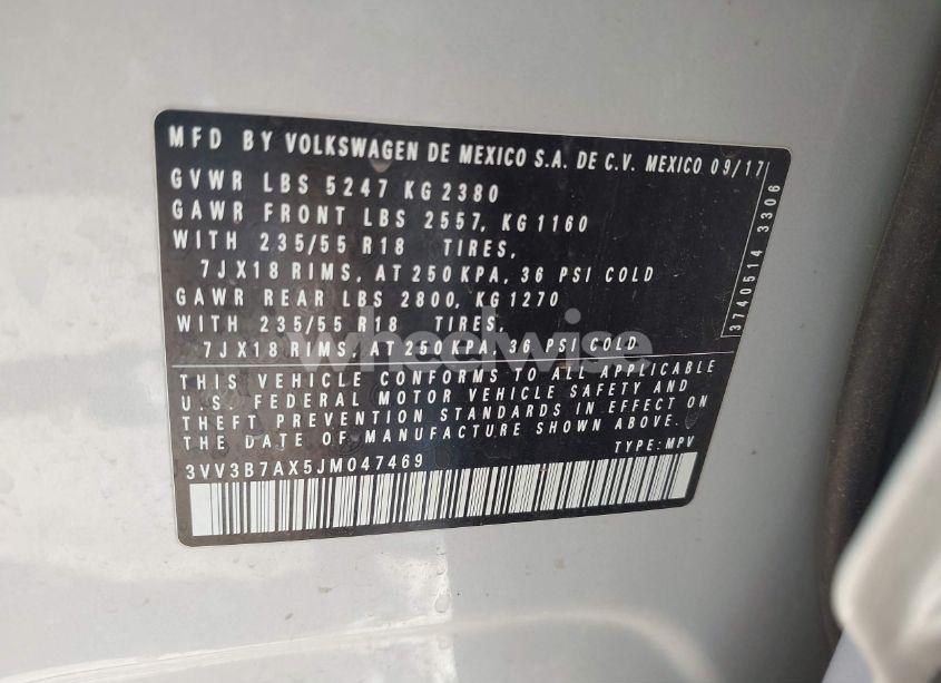 Photo 9 of 2018 Volkswagen Tiguan 2.0T SE/2.0T SEL (VIN 3VV3B7AX5JM047469)