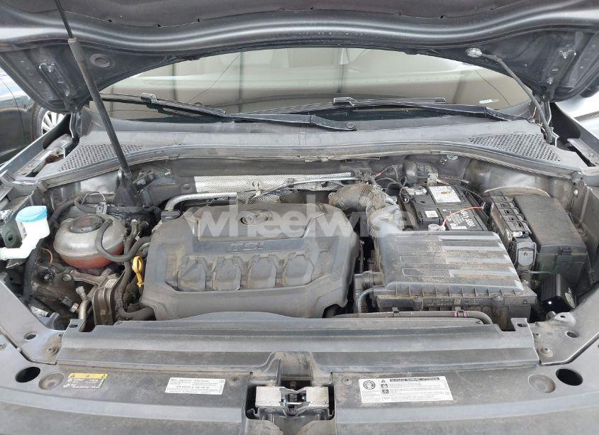 Photo 10 of 2018 Volkswagen Tiguan 2.0T SE/2.0T SEL (VIN 3VV3B7AX5JM190020)