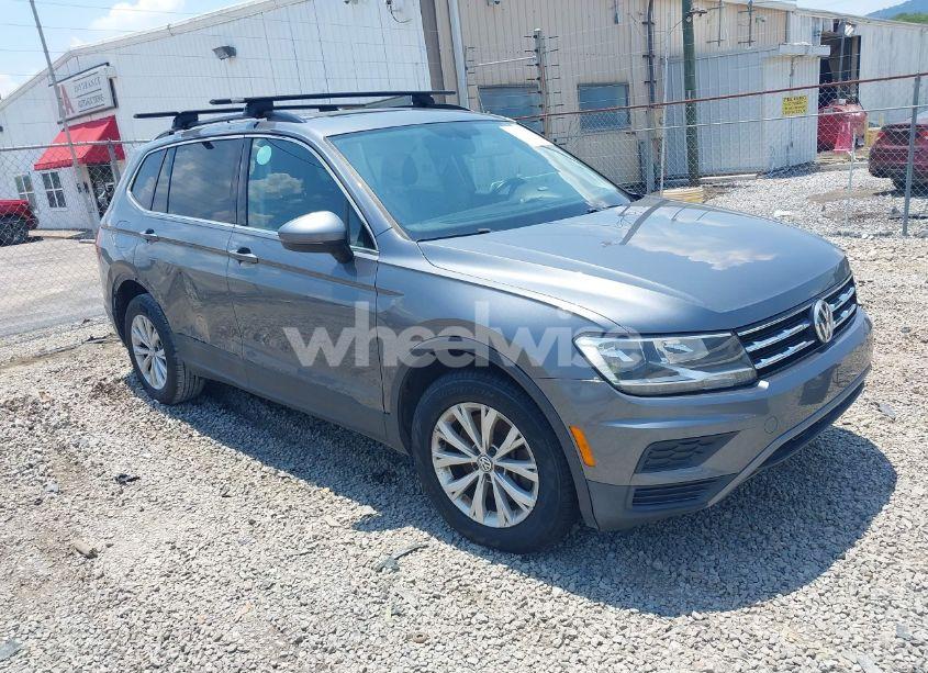 2019 Volkswagen Tiguan 2.0T SE/2.0T SEL/2.0T SEL R-LINE/2.0T SEL R-LINE BLACK (VIN 3VV3B7AX5KM049529) main photo