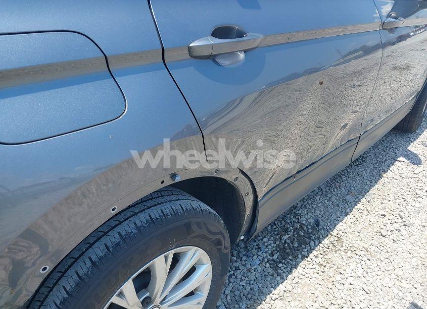 Photo 6 of 2019 Volkswagen Tiguan 2.0T SE/2.0T SEL/2.0T SEL R-LINE/2.0T SEL R-LINE BLACK (VIN 3VV3B7AX5KM049529)