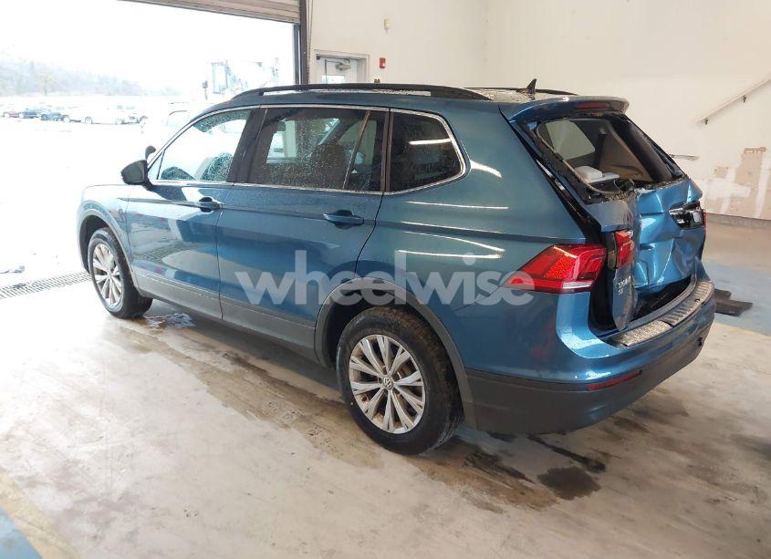 Photo 3 of 2019 Volkswagen Tiguan (VIN 3VV3B7AX5KM192612)
